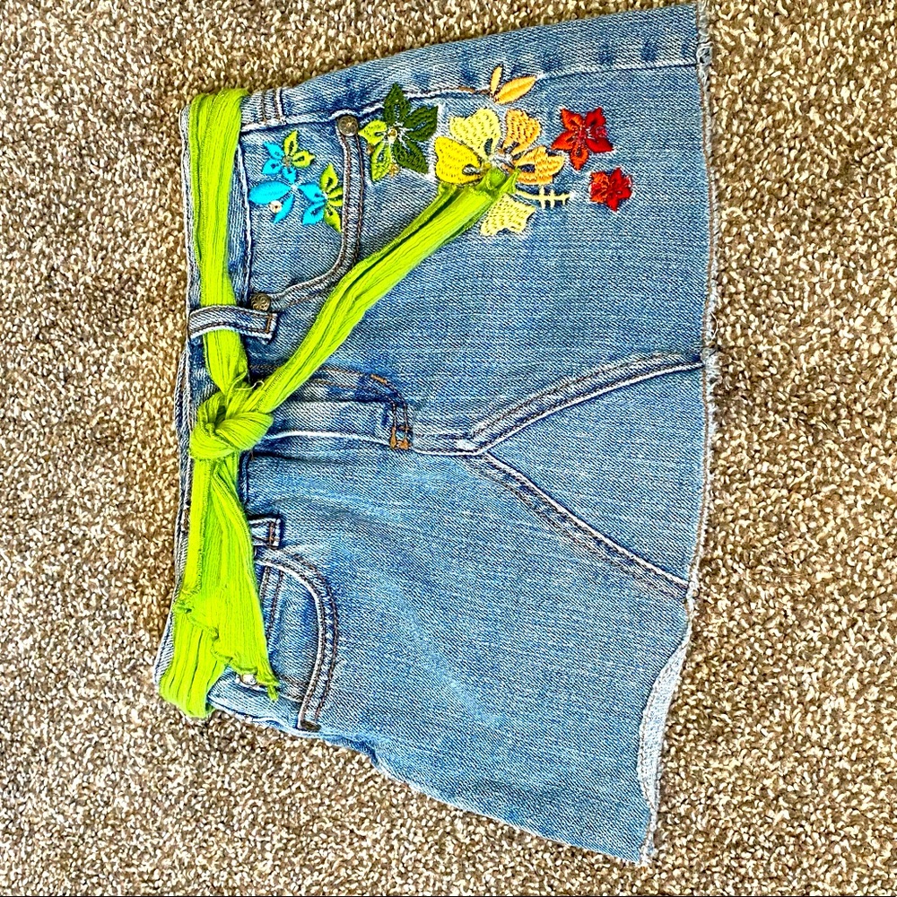 Cute Denim Embroidered Jean Skirt With Neon Belt